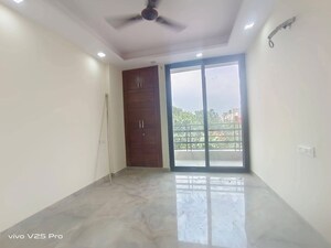 Room in 2 BHK Apartment at Saket – for Rent