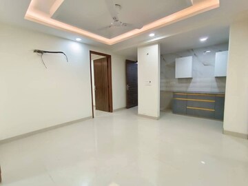 Room in 2 BHK Apartment at Saket – for Rent