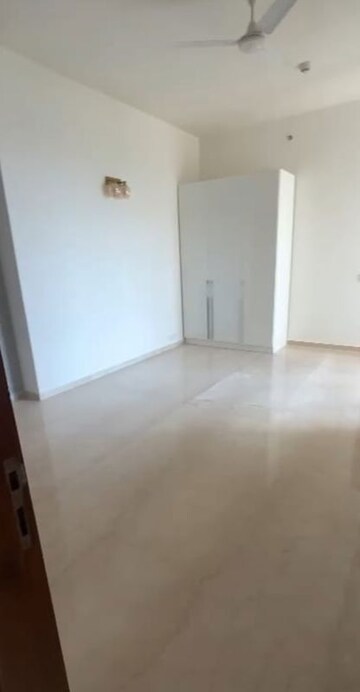 Room in 3 BHK Apartment at Pioneer Park Araya, Sector 61 – for Rent