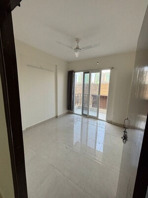 Room in 3 BHK Apartment at ROF Amaltas, Sector 92 – for Sale