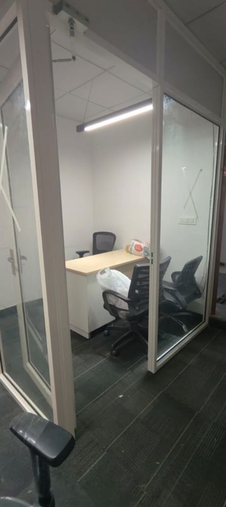 Bathroom, sector 4 Commercial Office Space 1500 Sq.Ft. In Sector 4 Noida 9856090