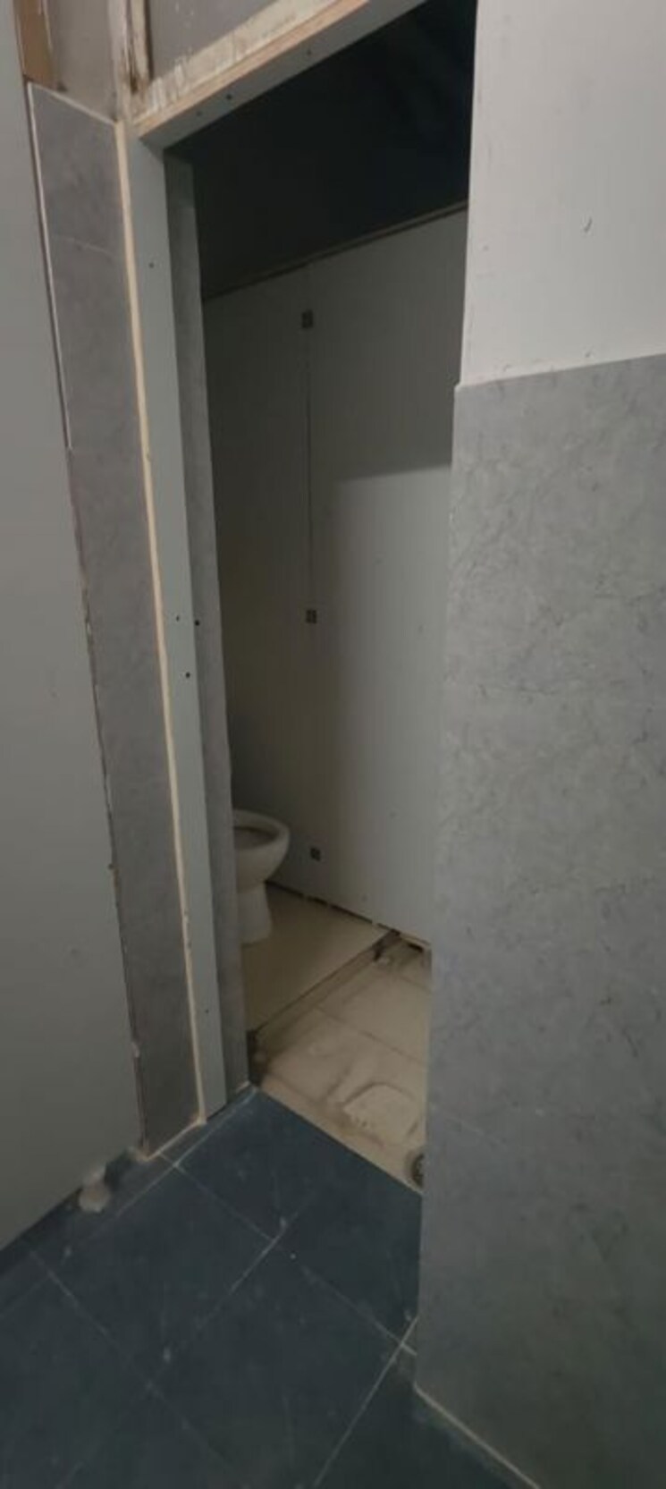 Bathroom, sector 4 Commercial Office Space 1500 Sq.Ft. In Sector 4 Noida 9856090