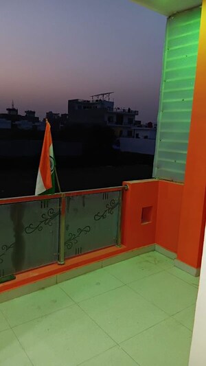 Swimming Pool in 2 BHK Builder Floor at Gomti Nagar – for Rent