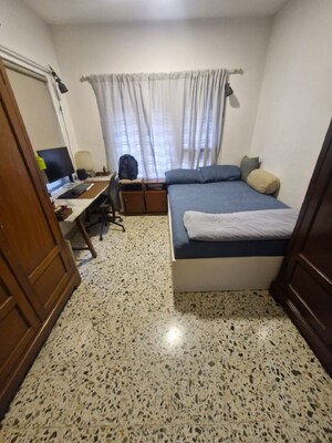 Bedroom in 2 BHK Apartment at Santacruz West – for Rent
