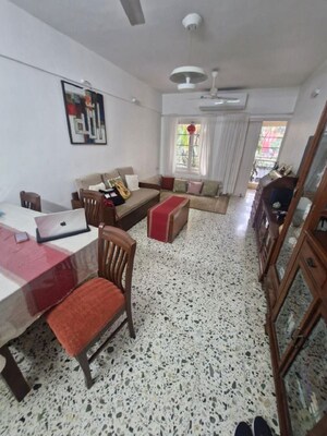 2 BHK Apartment For Rent in Santacruz West