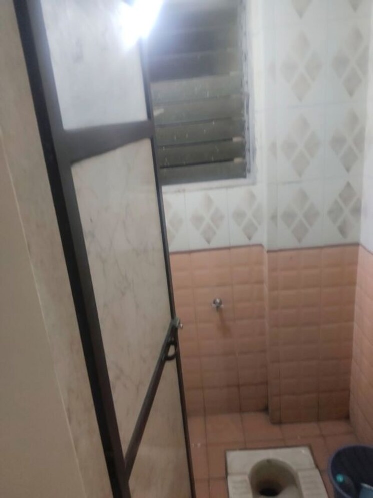 Bathroom, eternity-mall 3 Bedroom 12000 Sq.Ft. Apartment In Raghunath Nagar Thane 9856134