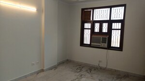 Room in 3 BHK Builder Floor at East Patel Nagar – for Rent
