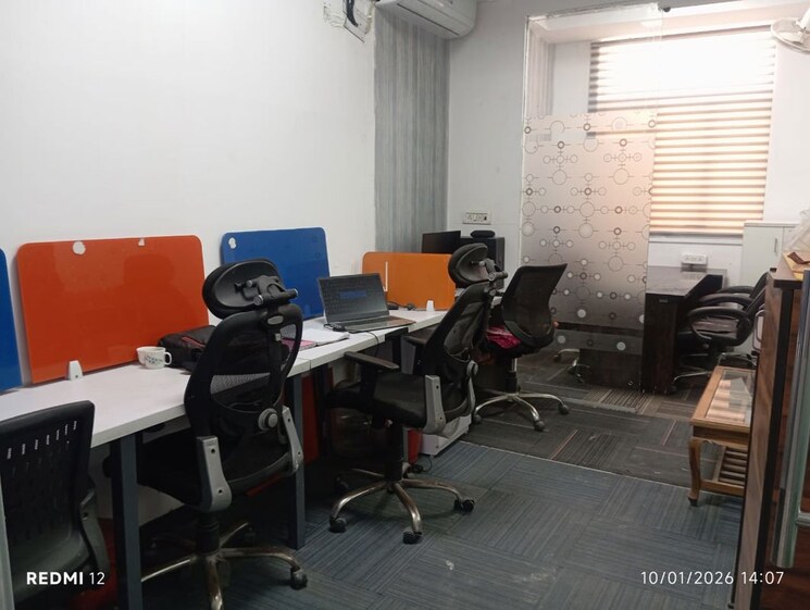 Team Area, sector 63 Commercial Office Space 650 Sq.Ft. In Sector 63 Noida 9856150