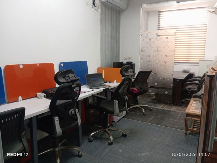 Team Area, sector 63 Commercial Office Space 650 Sq.Ft. In Sector 63 Noida 9856150