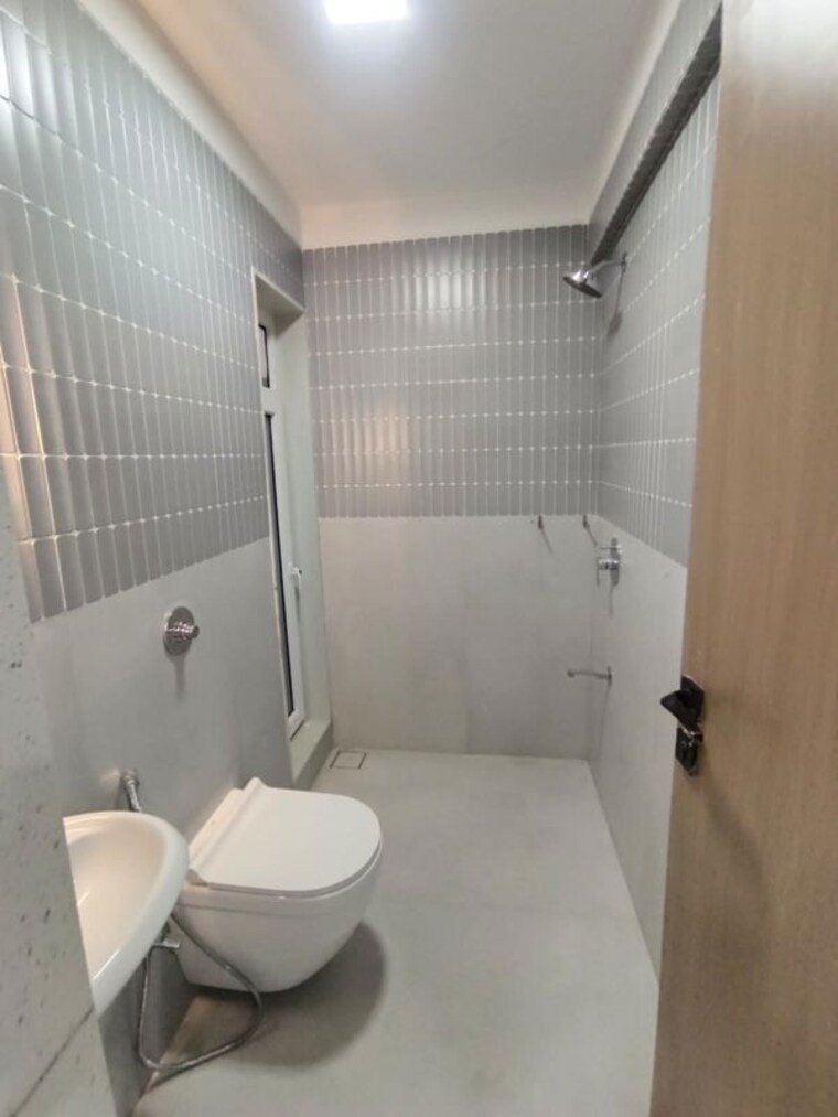 Bathroom, sidhivinayak-flora 2 Bedroom 650 Sq.Ft. Apartment In Chembur Mumbai 9856168