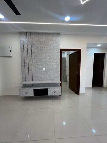 Room in 2.5 BHK Apartment at Prestige Tranquil, Kokapet – for Rent