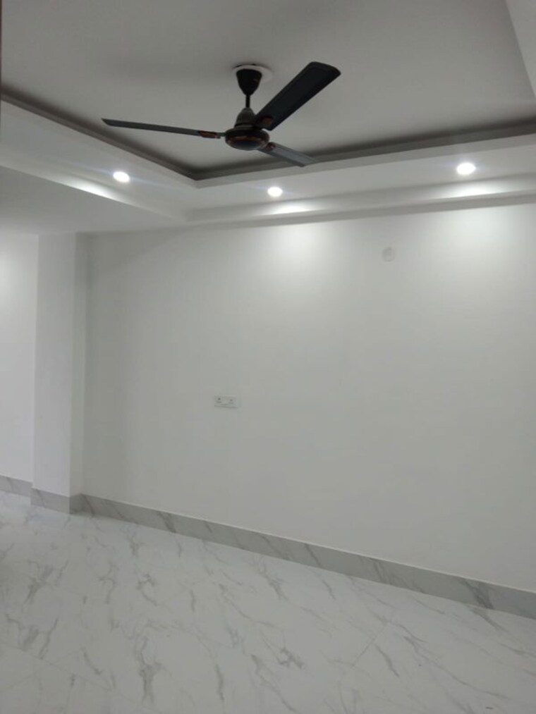 Room, saket 1 RK 500 Sq.Ft. Builder Floor In Saket Delhi 9856179