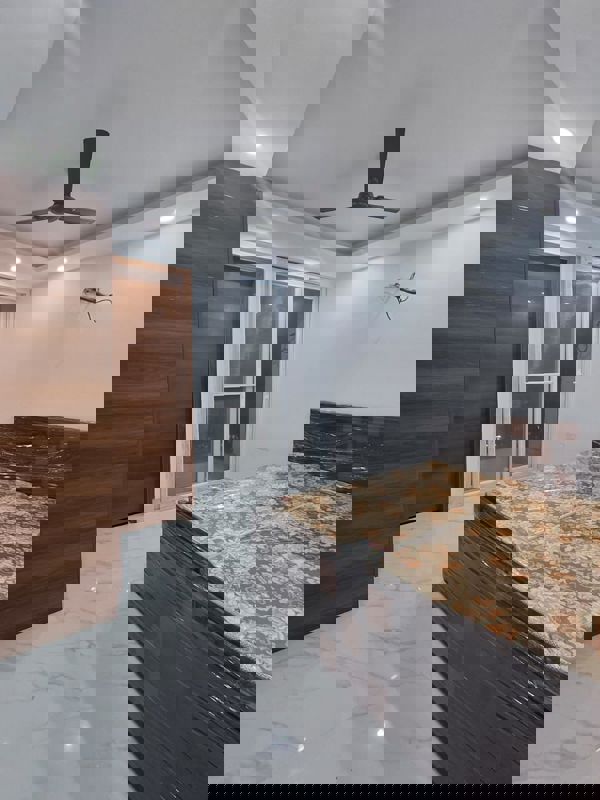 1 RkBuilder Floor For Rent in Saket