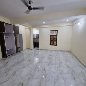 Room in 2.5 BHK Builder Floor at Palam Vihar – for Rent