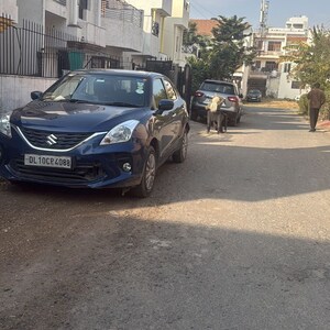 Parking in 2.5 BHK Builder Floor at Palam Vihar – for Rent