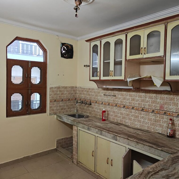 Kitchen, palam vihar 2.5 Bedroom 1590 Sq.Ft. Builder Floor In Palam Vihar Gurgaon 9856180