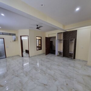 Room in 2.5 BHK Builder Floor at Palam Vihar – for Rent