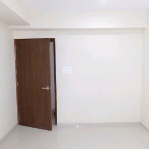 Room in 3 BHK Apartment at Khar West – for Sale