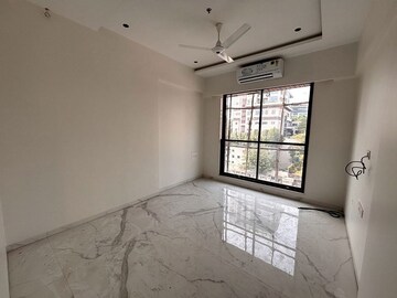 Room in 2 BHK Apartment at Khar West – for Rent