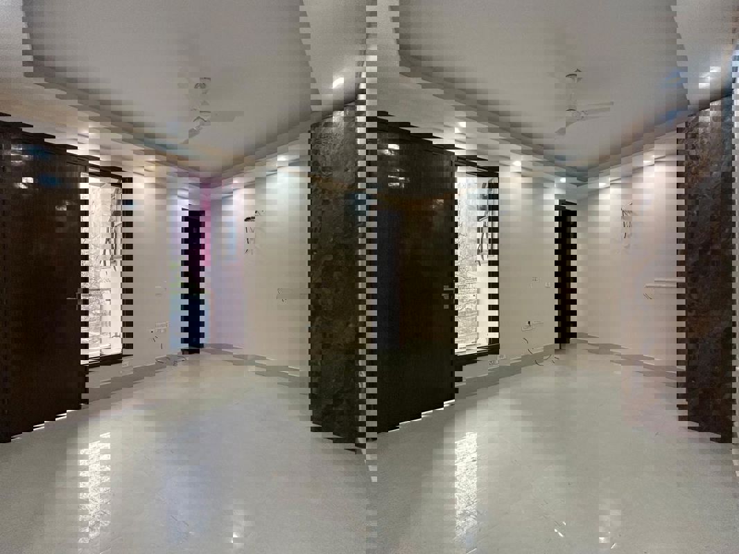 2 BHK Builder Floor For Rent in Saket