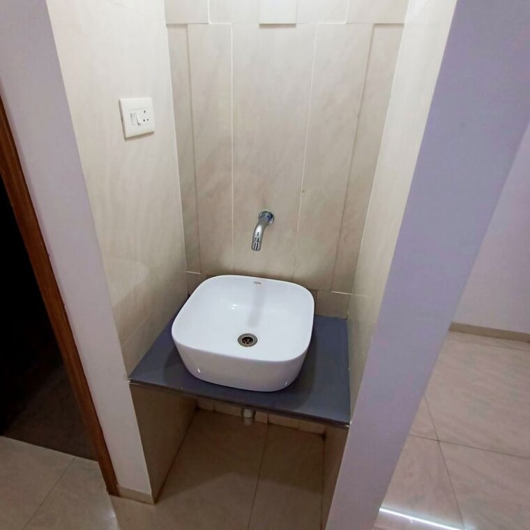 Bathroom, ghatkopar east 2 Bedroom 780 Sq.Ft. Apartment In Ghatkopar East Mumbai 9856201