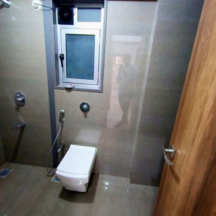 Bathroom, ghatkopar east 2 Bedroom 780 Sq.Ft. Apartment In Ghatkopar East Mumbai 9856201