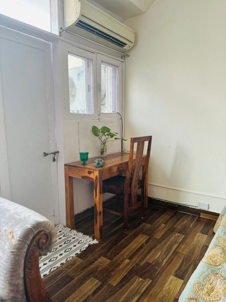 Bedroom, greater kailash i Studio 400 Sq.Ft. Apartment In Greater Kailash I Delhi 9856226