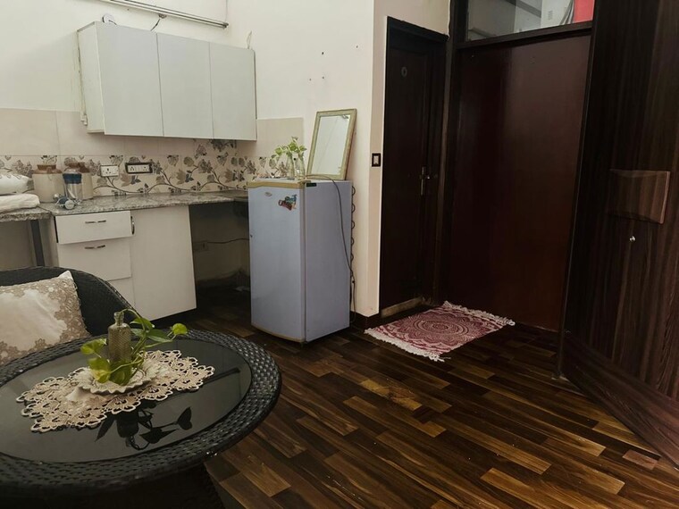 Master Bedroom, greater kailash i Studio 400 Sq.Ft. Apartment In Greater Kailash I Delhi 9856226