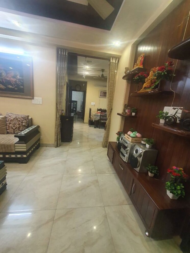 Living Room, sector 12 4 Bedroom 2400 Sq.Ft. Apartment In Sector 12 Delhi 9856183