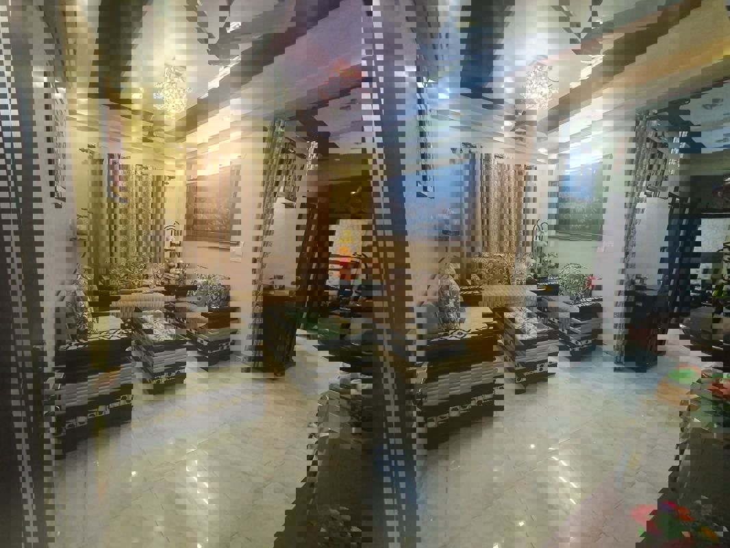 4 BHK + Servant Room Apartment For Sale in Sector 12