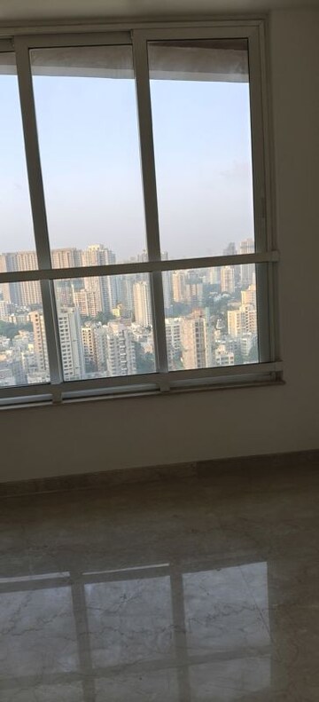 Bedroom in 2.5 BHK Apartment at Kalpataru Radiance, Goregaon West – for Rent