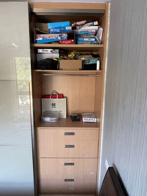 Furnished Amenities in 2 BHK Apartment at Hiranandani Castle Rock, Powai – for Rent