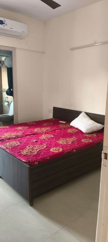 Bedroom in 2 BHK Apartment at Suncity Avenue 76, Sector 76 – for Rent