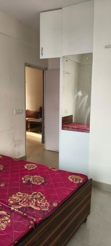 Bedroom in 2 BHK Apartment at Suncity Avenue 76, Sector 76 – for Rent
