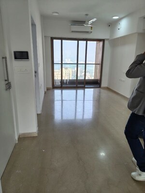 Room in 4 BHK Apartment at Kanakia Silicon Valley, Powai – for Rent