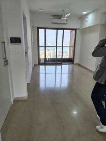 Room in 4 BHK Apartment at Kanakia Silicon Valley, Powai – for Rent