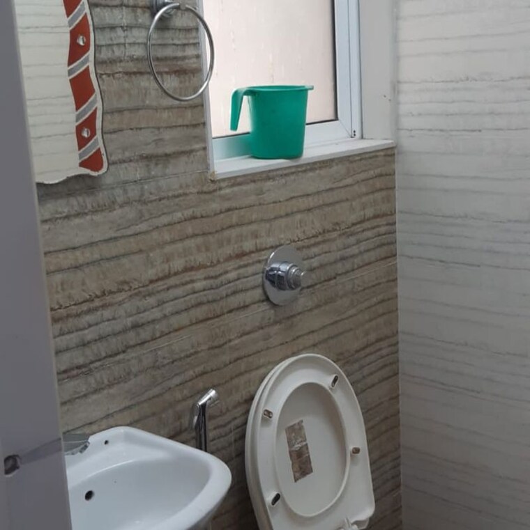 Bathroom, andheri west 2 Bedroom 400 Sq.Ft. Apartment In Andheri West Mumbai 9856277