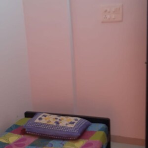 Bedroom in 2 BHK Apartment at Andheri West – for Rent