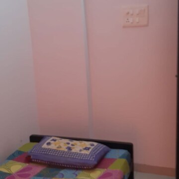 Bedroom in 2 BHK Apartment at Andheri West – for Rent