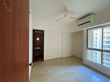 1 BHK Apartment For Sale in Lodha Amara, Kolshet Road