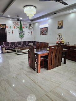 4 BHK + Pooja Room,Servant Room,Study Room,Extra Room Builder Floor For Rent in Green Fields Colony