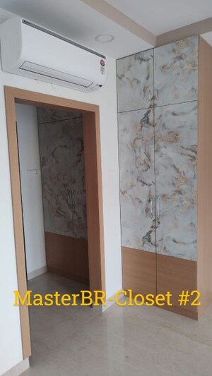 Room in 3 BHK Apartment at Niharika Skyline, Manikonda – for Rent