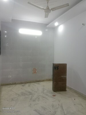 Room in 3 BHK Builder Floor at Ashoka Enclave Faridabad, Sector 34 – for Rent