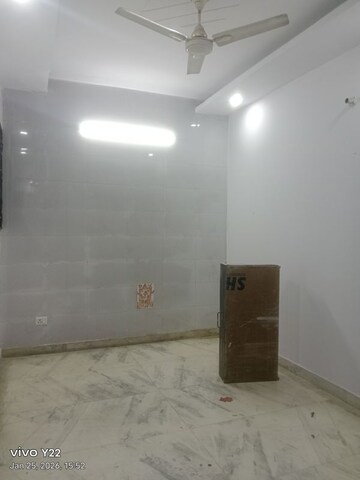 Room in 3 BHK Builder Floor at Ashoka Enclave Faridabad, Sector 34 – for Rent