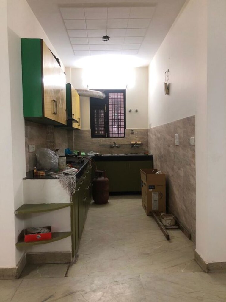 Kitchen, green fields colony 3 Bedroom 250 Sq.Yd. Builder Floor In Green Fields Colony Faridabad 9856317