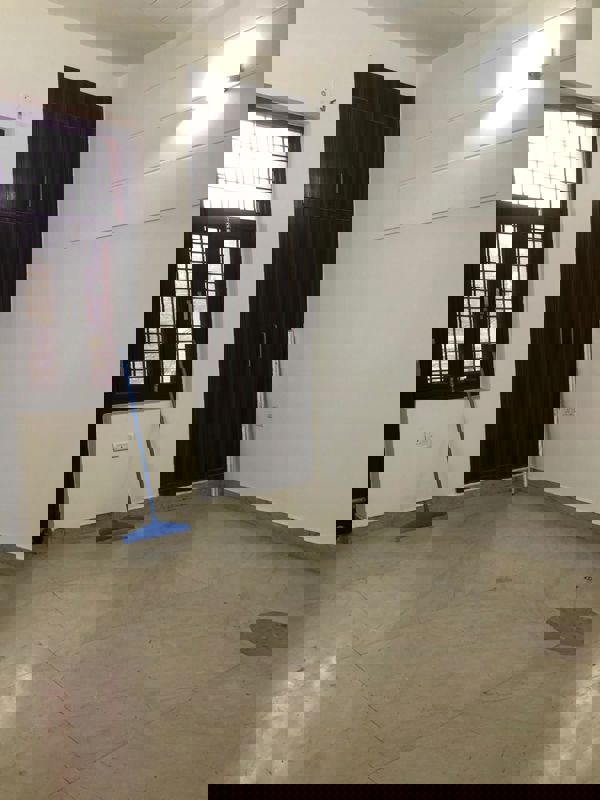 3 BHK + Pooja Room,Servant Room,Study Room,Extra Room Builder Floor For Rent in Green Fields Colony