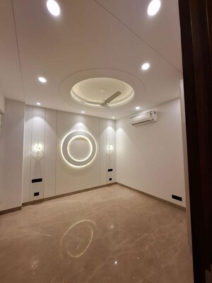 Room in 3 BHK Apartment at Birla Navya, Sector 63a – for Rent