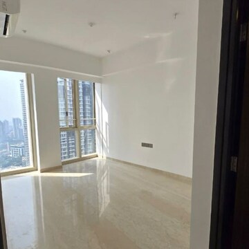 Room in 3 BHK Apartment at Worli – for Rent