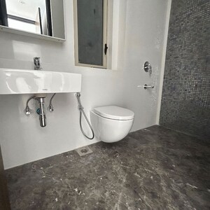Bathroom in 4 BHK Apartment at Worli – for Rent