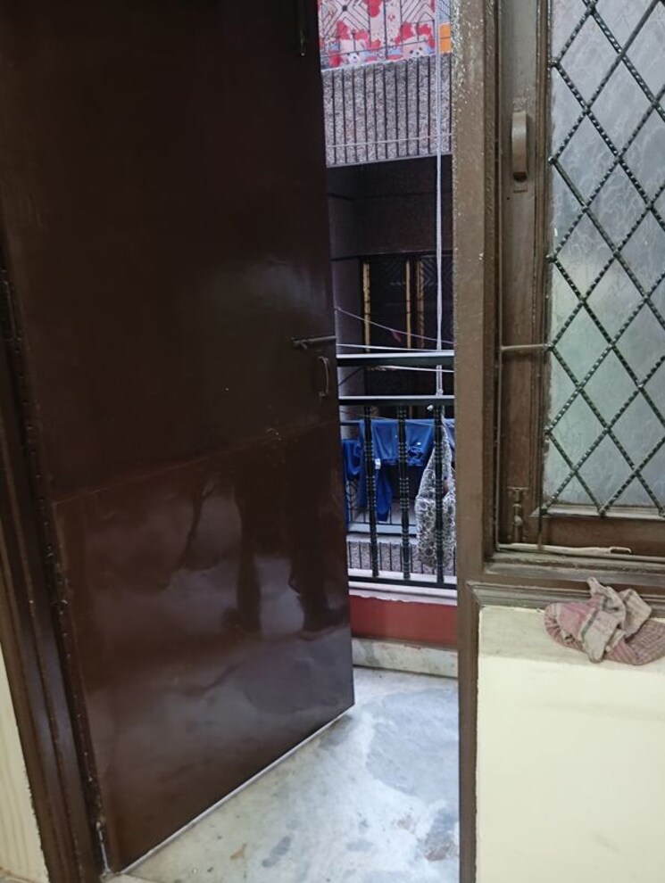 Balcony, kalkaji 1 Bedroom 560 Sq.Ft. Builder Floor In Kalkaji Delhi 9856459